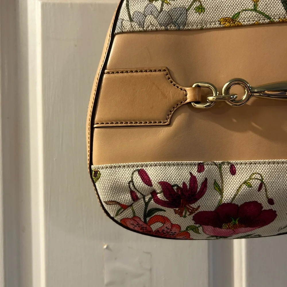 Gucci Floral Canvas Shoulder Bag with Tan Leather and Gold Hardware - Picture 3 of 7